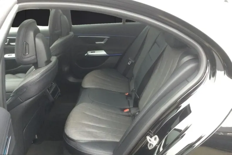 Mercedes-Benz E 200 (Clasa E) din 2025 cu 15.000 km - oferta MER238541 - foto 14
