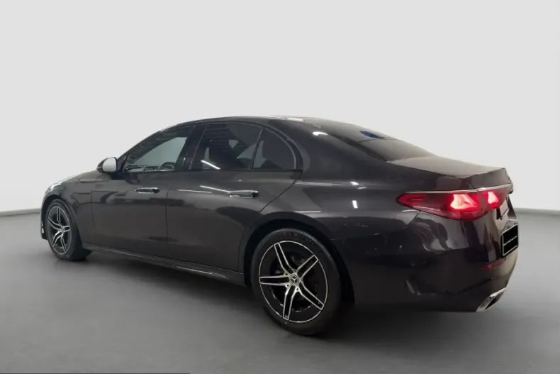 Mercedes-Benz E 220 (Clasa E) din 2024 cu 45.538 km - oferta MER238544 - foto 19