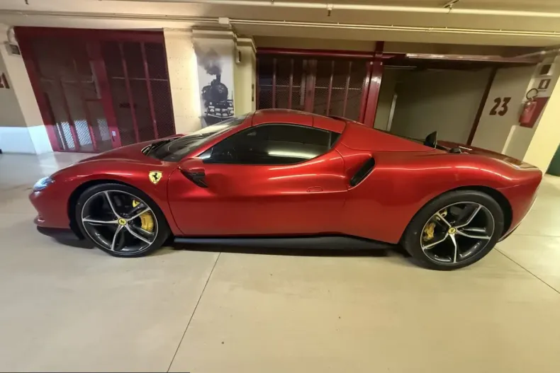 Ferrari 296 GTS din 2025 cu 4.300 km - oferta FER238548 - foto 2