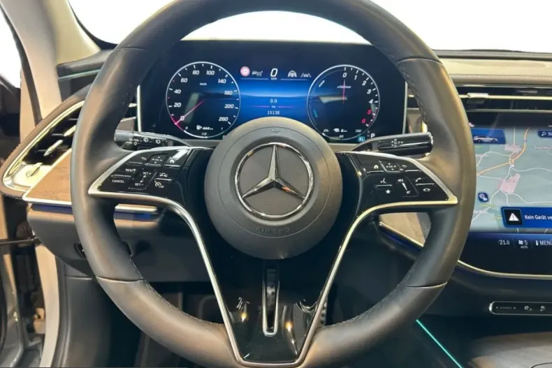 Mercedes-Benz E 300 (Clasa E) din 2025 cu 15.135 km - oferta MER238570 - foto 11