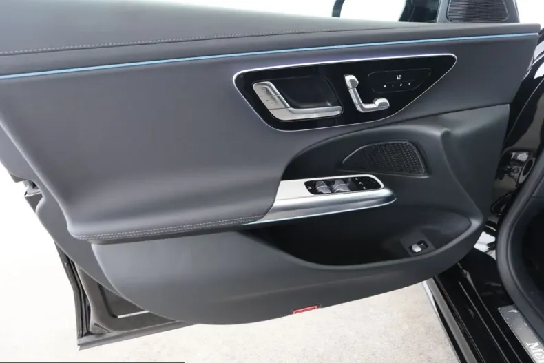 Mercedes-Benz E 200 (Clasa E) din 2025 cu 9.531 km - oferta MER238572 - foto 9