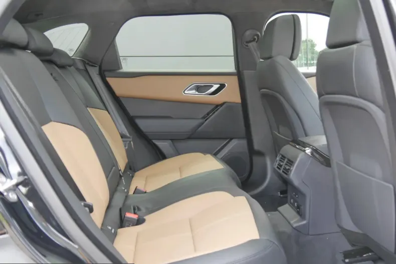 Land Rover Range Rover Velar din 2025 cu 2.500 km - oferta LAN238578 - foto 5
