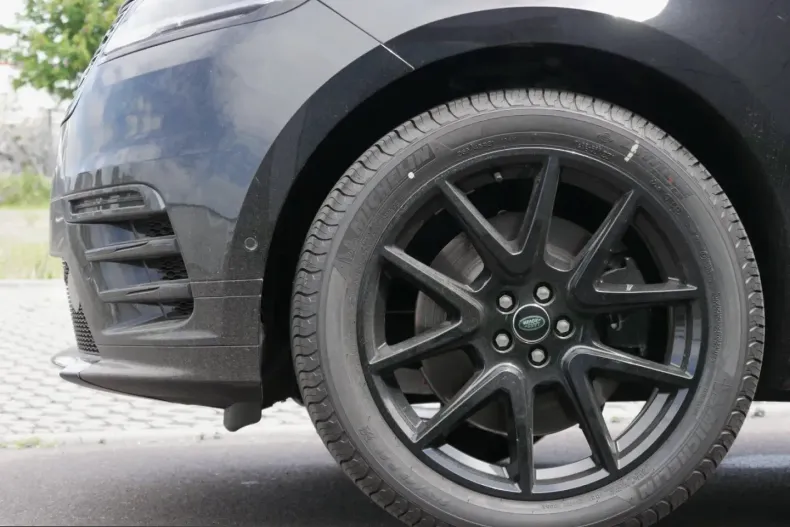 Land Rover Range Rover Velar din 2025 cu 2.500 km - oferta LAN238578 - foto 9