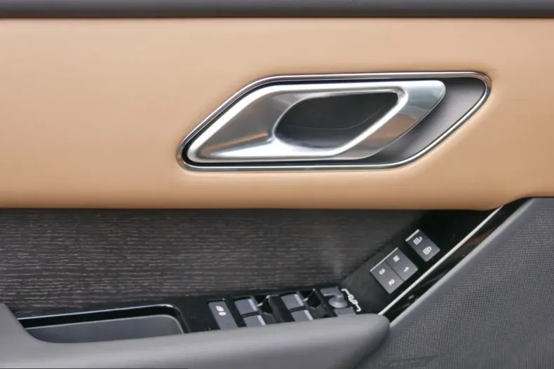 Land Rover Range Rover Velar din 2025 cu 2.500 km - oferta LAN238578 - foto 12