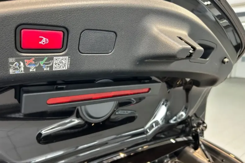 Mercedes-Benz CLE 220 (Clasa CLE) din 2025 cu 13.598 km - oferta MER238582 - foto 17