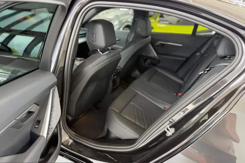 BMW 520 (Seria 5) din 2024 cu 23.282 km - oferta BMW238586 - foto 20