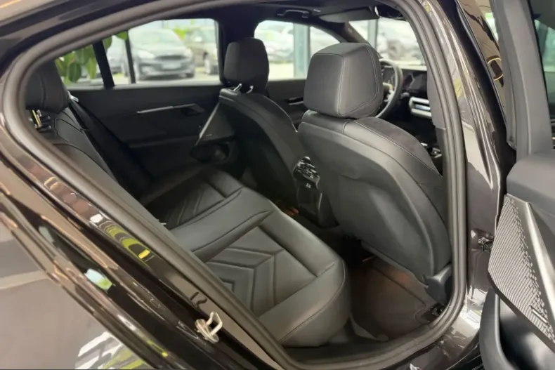 BMW 520 (Seria 5) din 2024 cu 23.282 km - oferta BMW238586 - foto 25