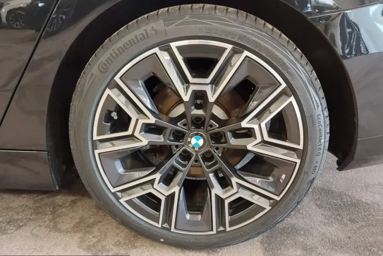 BMW 520 (Seria 5) din 2025 cu 13.600 km - oferta BMW238591 - foto 4