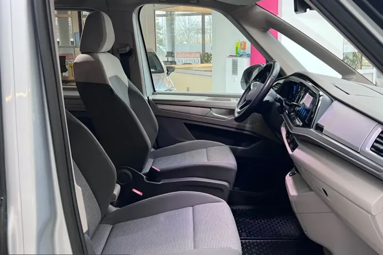 Volkswagen T7 Multivan din 2023 cu 82.009 km - oferta VOL238603 - foto 11