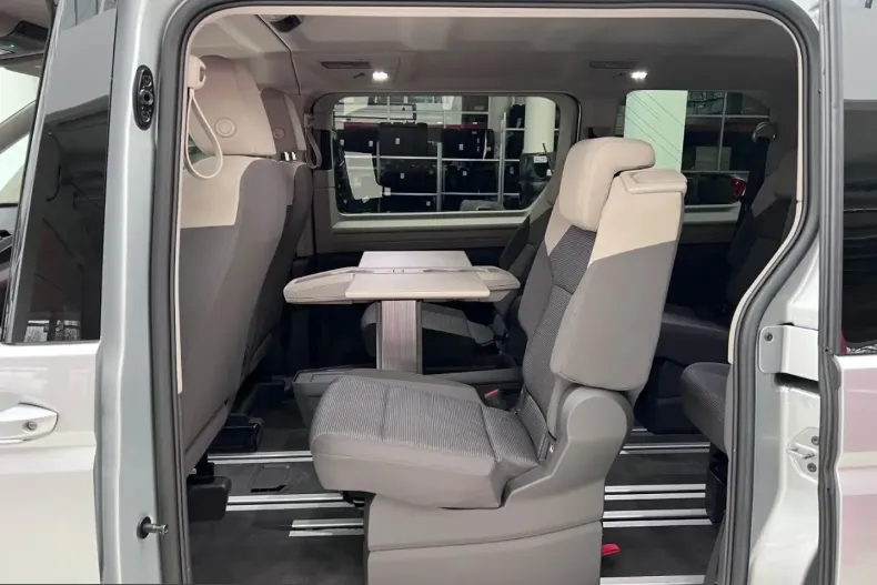 Volkswagen T7 Multivan din 2023 cu 82.009 km - oferta VOL238603 - foto 12