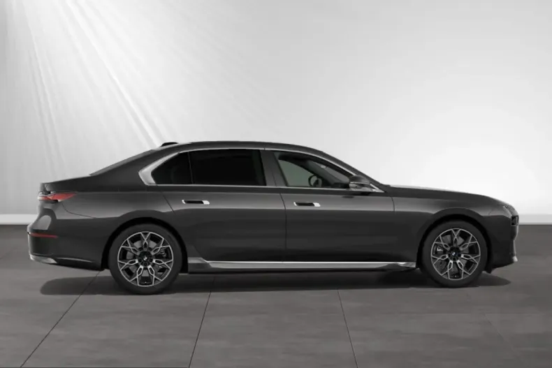 BMW 750 (Seria 7) din 2024 cu 29.039 km - oferta BMW238646 - foto 5