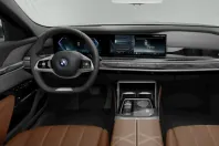 BMW 750 (Seria 7) din 2024 cu 29.039 km - oferta BMW238646 - foto 8