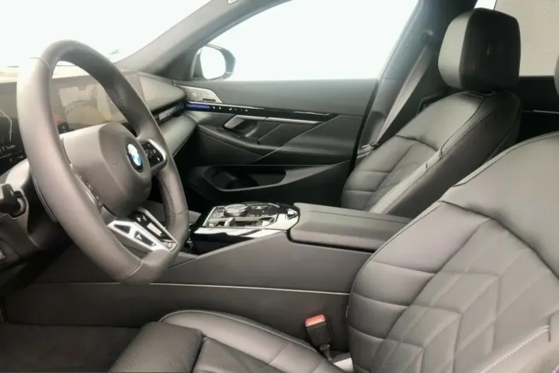 BMW 540 (Seria 5) din 2025 cu 4.595 km - oferta BMW238671 - foto 7