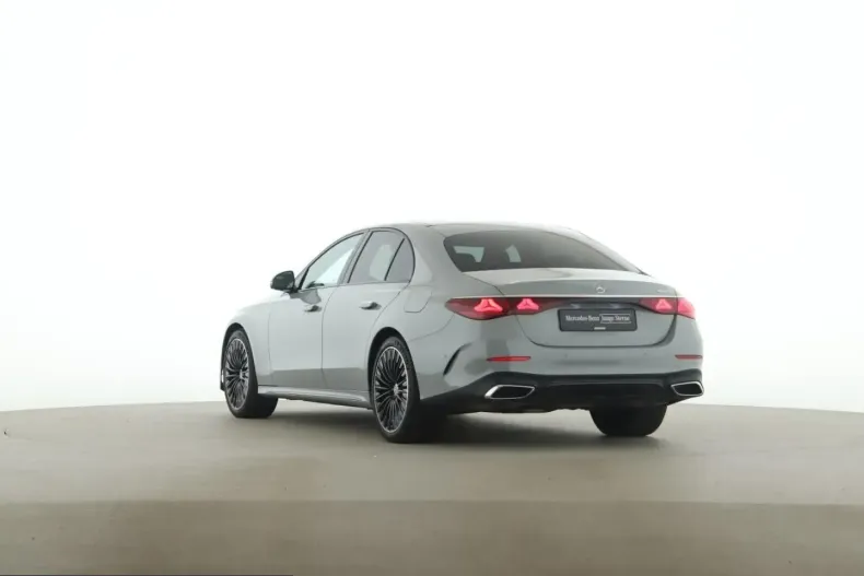 Mercedes-Benz E 400 (Clasa E) din 2023 cu 31.000 km - oferta MER238682 - foto 3