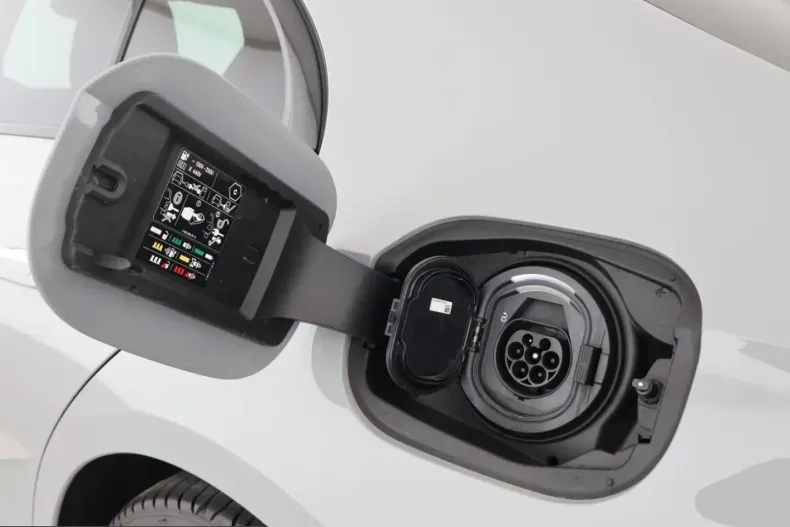 Mercedes-Benz E 400 (Clasa E) din 2023 cu 31.000 km - oferta MER238682 - foto 20