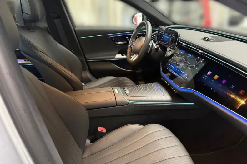 Mercedes-Benz E 300 (Clasa E) din 2023 cu 4.800 km - oferta MER238688 - foto 15