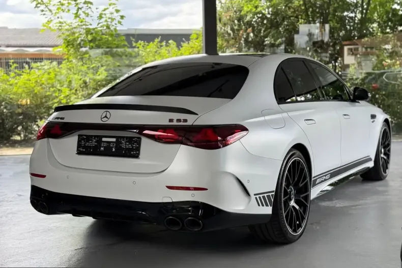 Mercedes-Benz E 53 AMG (Clasa E) din 2024 cu 8.900 km - oferta MER238694 - foto 6