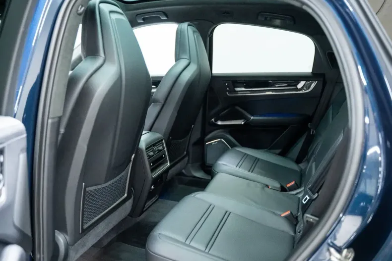 Porsche Cayenne din 2025 cu 11.976 km - oferta POR238722 - foto 30