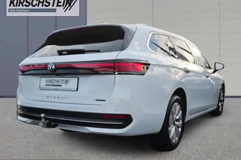 Volkswagen Passat din 2024 cu 36.946 km - oferta VOL238727 - foto 3