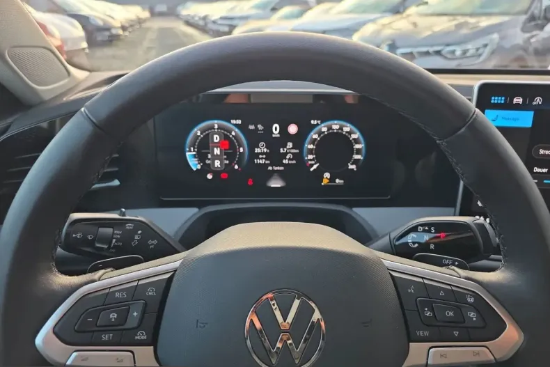 Volkswagen Passat din 2024 cu 36.946 km - oferta VOL238727 - foto 11
