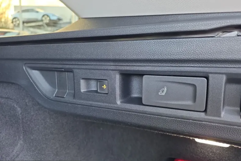 Volkswagen Passat din 2024 cu 36.946 km - oferta VOL238727 - foto 27