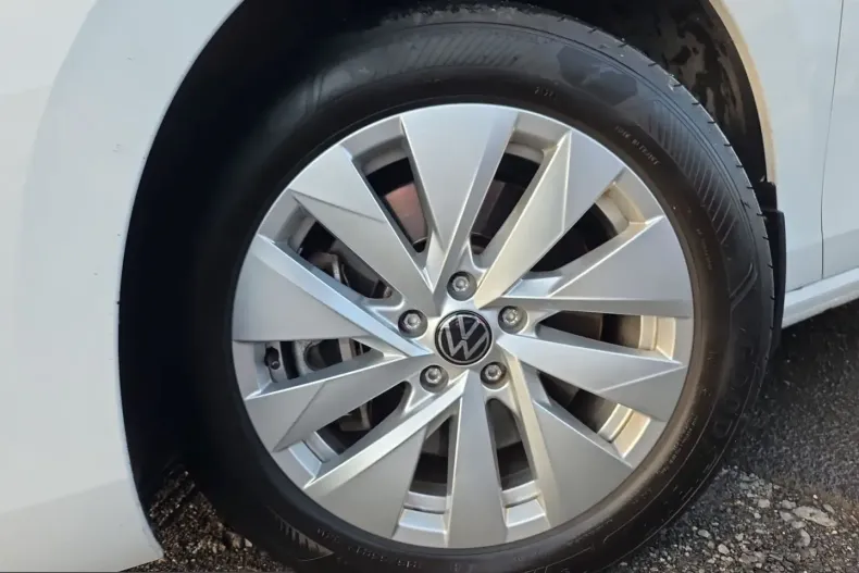 Volkswagen Passat din 2024 cu 36.946 km - oferta VOL238727 - foto 31