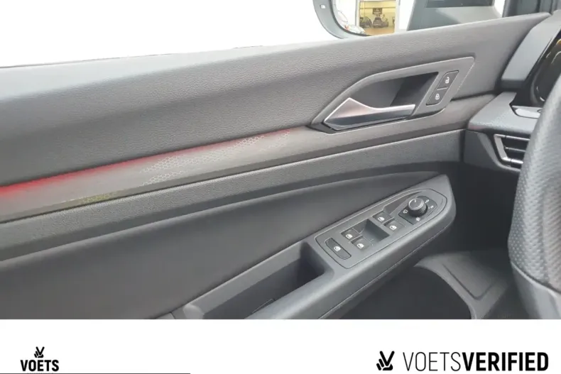 Volkswagen Golf din 2023 cu 43.500 km - oferta VOL238732 - foto 10