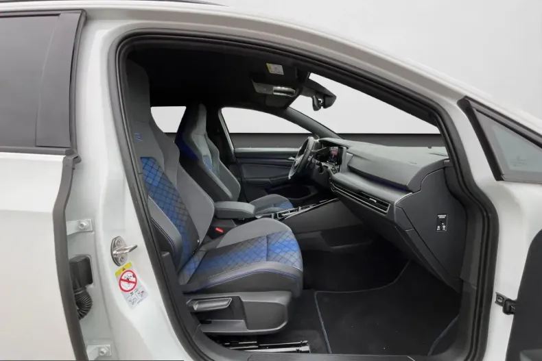 Volkswagen Golf din 2022 cu 63.609 km - oferta VOL238733 - foto 6