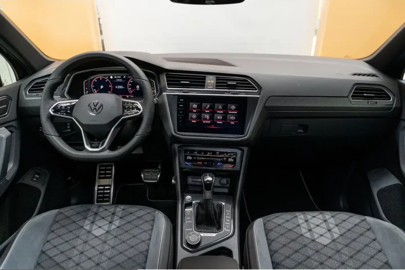 Volkswagen Tiguan din 2021 cu 97.800 km - oferta VOL238741 - foto 8