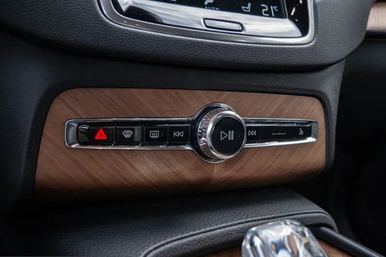 Volvo XC90 din 2021 cu 84.800 km - oferta VOL238752 - foto 11