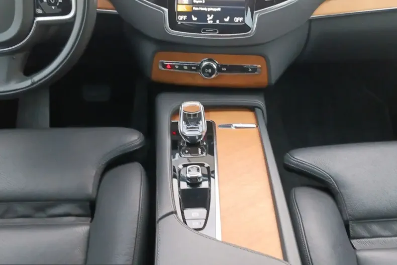 Volvo XC90 din 2022 cu 83.700 km - oferta VOL238756 - foto 14