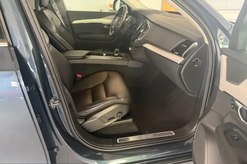 Volvo XC90 din 2021 cu 64.600 km - oferta VOL238757 - foto 12