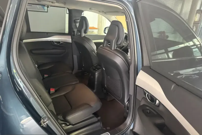 Volvo XC90 din 2021 cu 64.600 km - oferta VOL238757 - foto 13