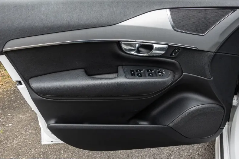 Volvo XC90 din 2021 cu 63.105 km - oferta VOL238758 - foto 13