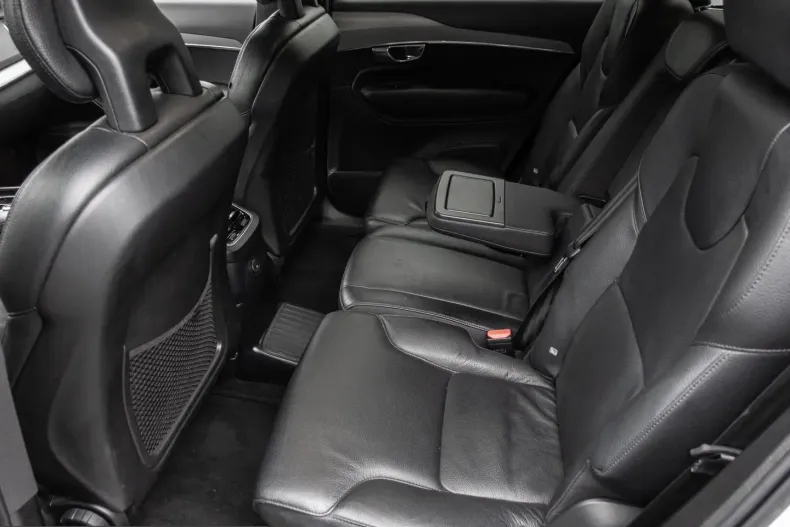 Volvo XC90 din 2021 cu 63.105 km - oferta VOL238758 - foto 14
