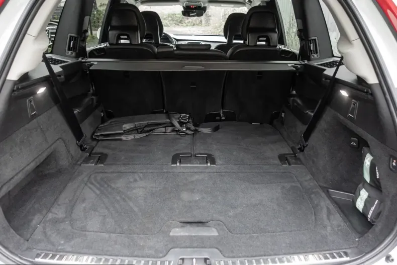 Volvo XC90 din 2021 cu 63.105 km - oferta VOL238758 - foto 15