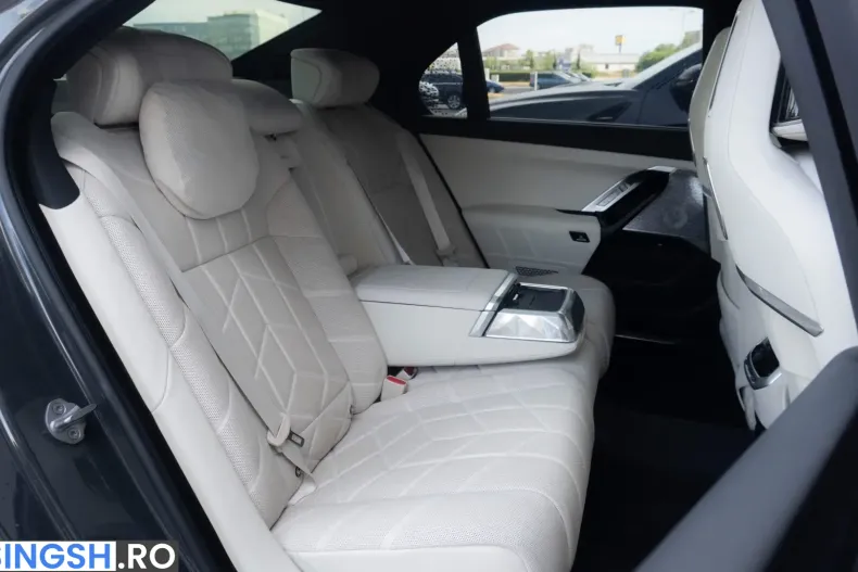 BMW 750 (Seria 7) din 2023 cu 106.000 km - oferta BMW238764 - foto 36