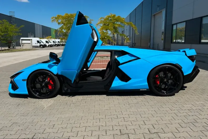 Lamborghini Revuelto din 2025 cu 4.500 km - oferta LAM238765 - foto 4