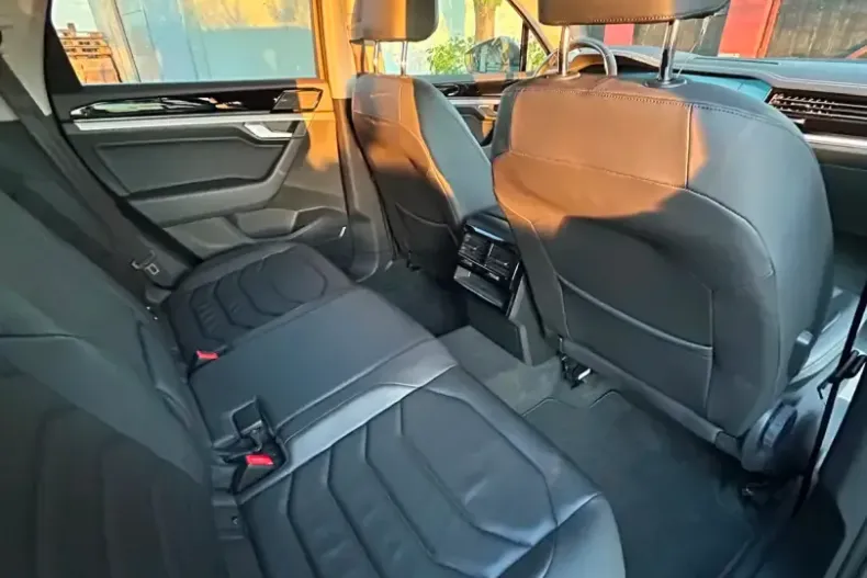 Volkswagen Touareg din 2023 cu 53.000 km - oferta VOL238769 - foto 13