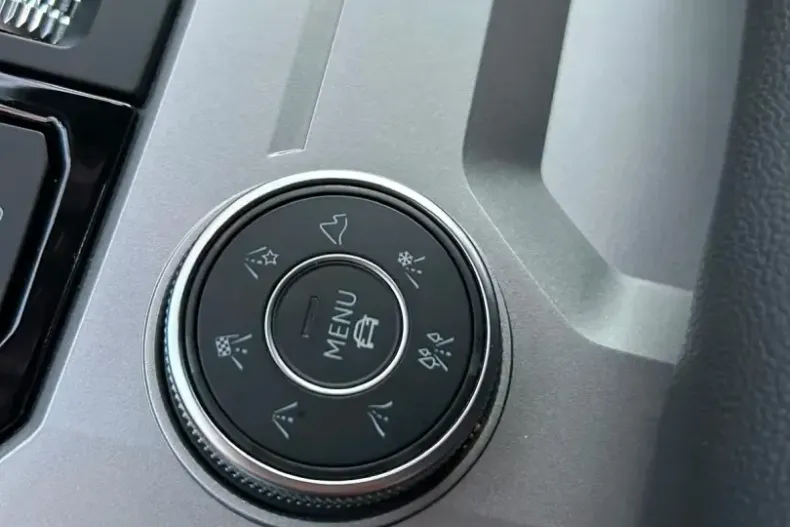 Volkswagen Touareg din 2023 cu 53.000 km - oferta VOL238769 - foto 15