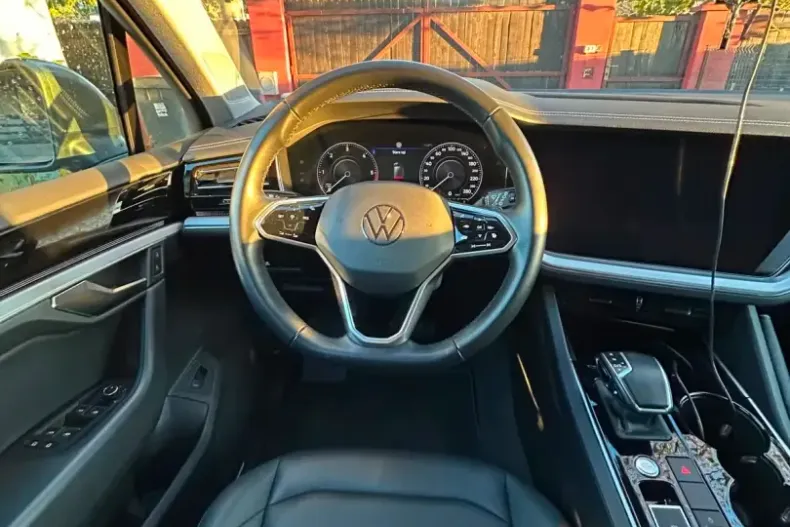 Volkswagen Touareg din 2023 cu 53.000 km - oferta VOL238769 - foto 17