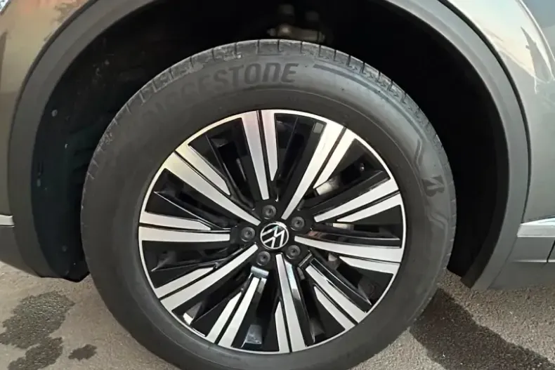 Volkswagen Touareg din 2023 cu 53.000 km - oferta VOL238769 - foto 26