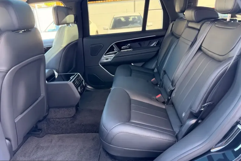 Land Rover Range Rover din 2025 cu 27.000 km - oferta LAN238771 - foto 19