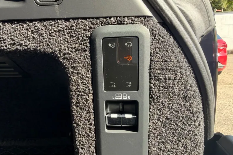 Land Rover Range Rover din 2025 cu 27.000 km - oferta LAN238771 - foto 47