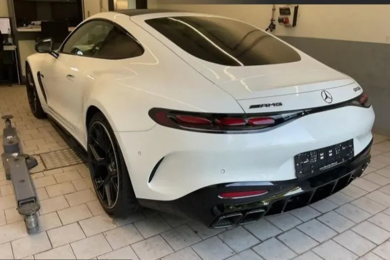 Mercedes-Benz AMG GT (Clasa GT) din 2025 cu 9.370 km - oferta MER238772 - foto 2