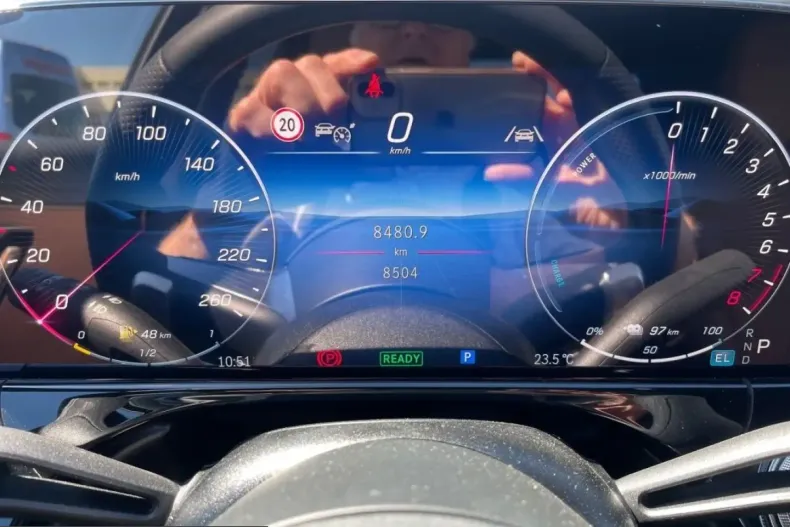 Mercedes-Benz E 400 (Clasa E) din 2025 cu 8.495 km - oferta MER238774 - foto 14