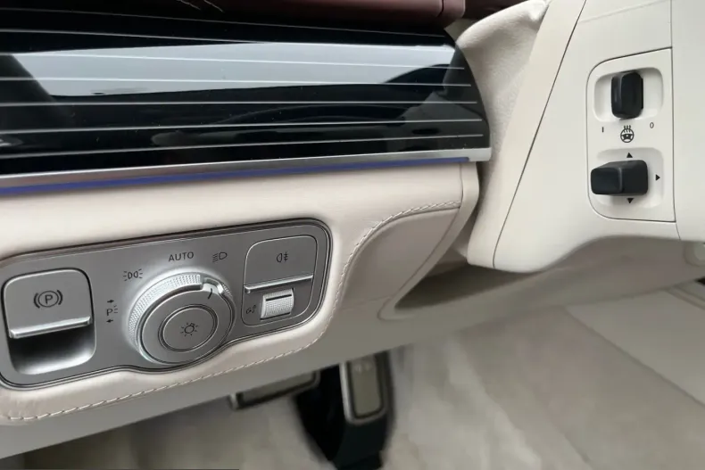 Mercedes-Benz GLS 600 (Clasa GLS) din 2024 cu 13.990 km - oferta MER238776 - foto 20