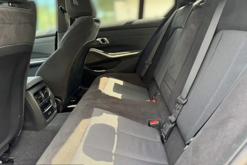 BMW 330 (Seria 3) din 2025 cu 3.600 km - oferta BMW238782 - foto 10