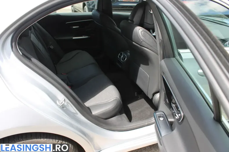 Mercedes-Benz C 300 (Clasa C) din 2023 cu 62.600 km - oferta MER238786 - foto 8
