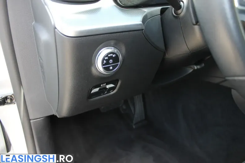 Mercedes-Benz C 300 (Clasa C) din 2023 cu 62.600 km - oferta MER238786 - foto 12